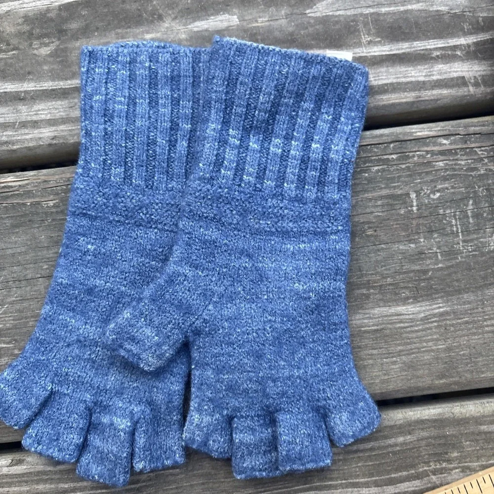 Swans Island hand dyed blue USA Silk Wool fingerless gloves Beanie Hat Cap Knit